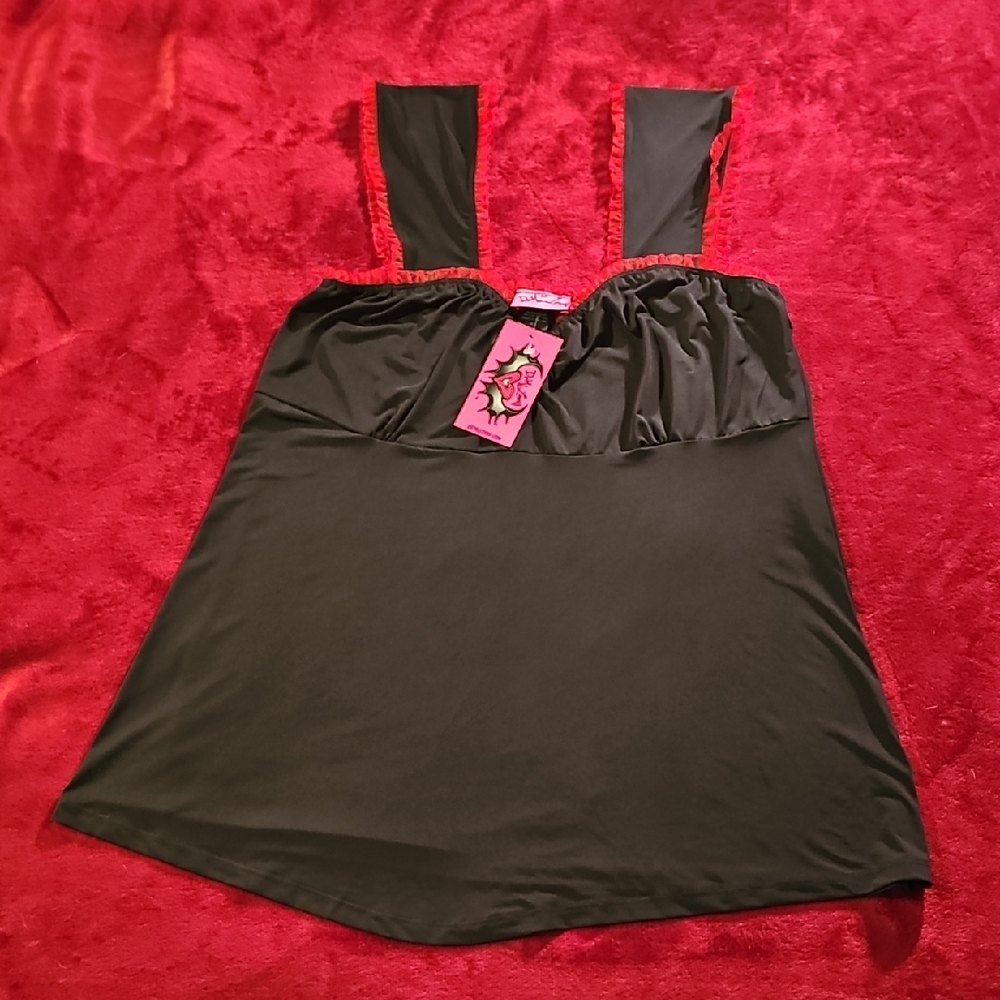 Demi Loon Black and Red Top Size XL